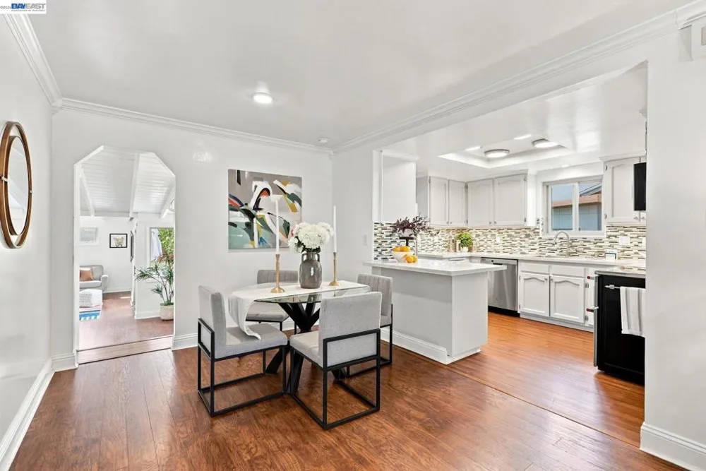 17291 Via Flores San Lorenzo, CA 94580
