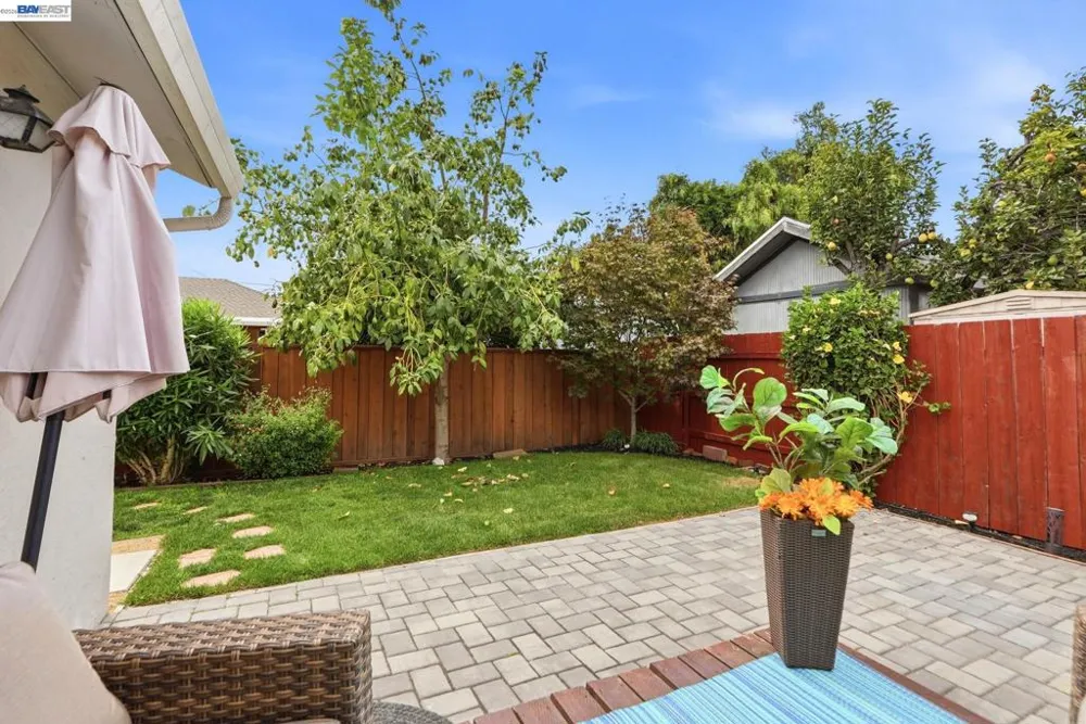 17291 Via Flores San Lorenzo, CA 94580