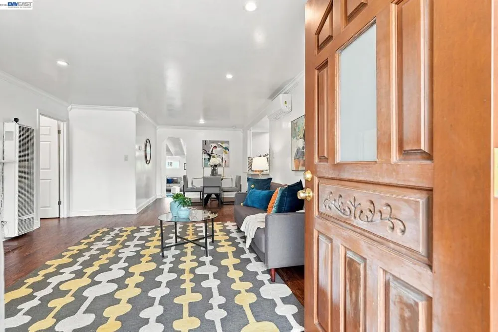 17291 Via Flores San Lorenzo, CA 94580