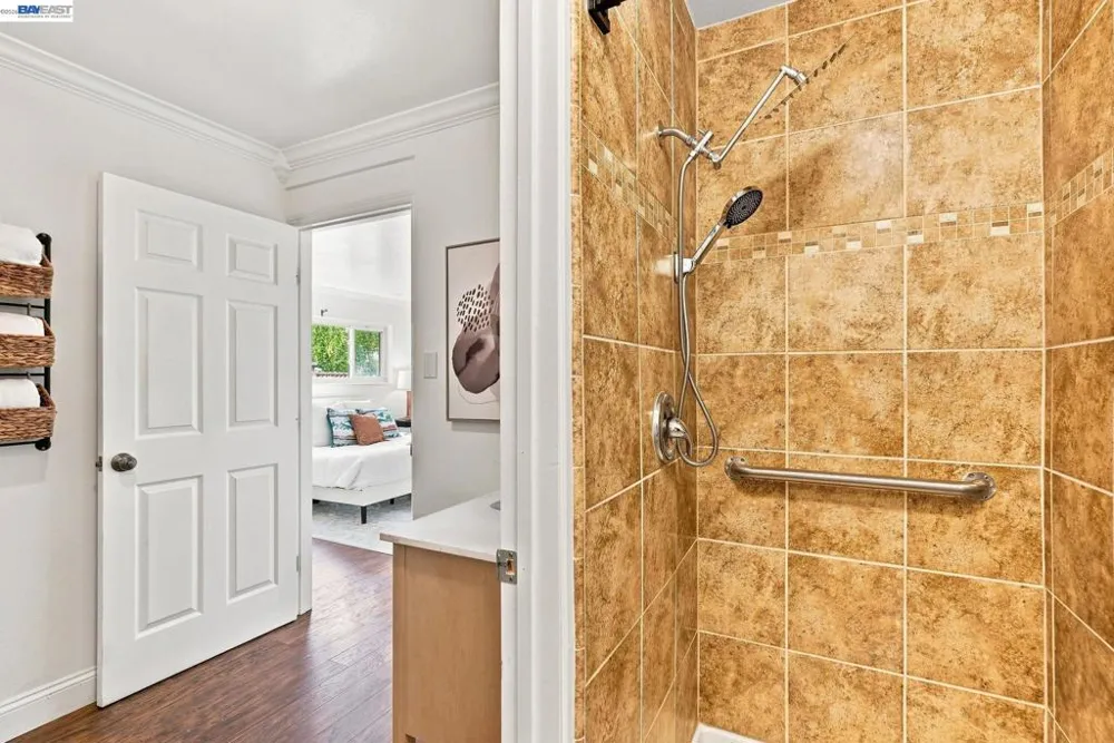 17291 Via Flores San Lorenzo, CA 94580