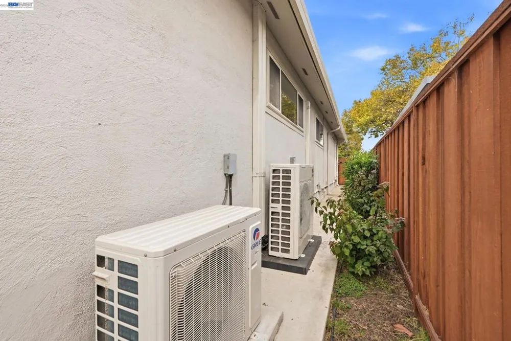 17291 Via Flores San Lorenzo, CA 94580