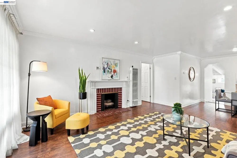 17291 Via Flores San Lorenzo, CA 94580