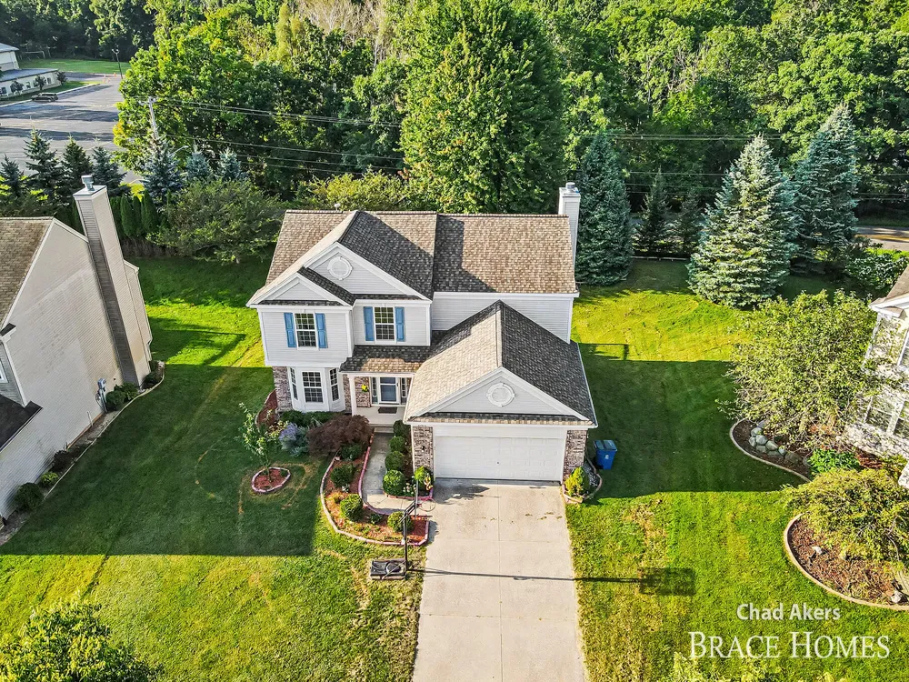 2022 Friesian Court NE Grand Rapids, MI 49505