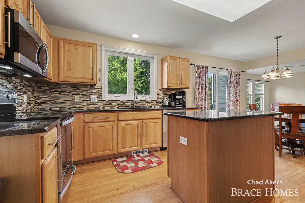 2022 Friesian Court NE Grand Rapids, MI 49505