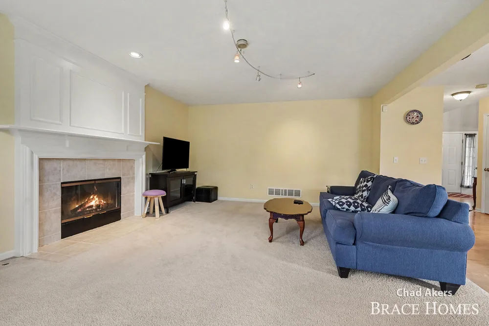 2022 Friesian Court NE Grand Rapids, MI 49505