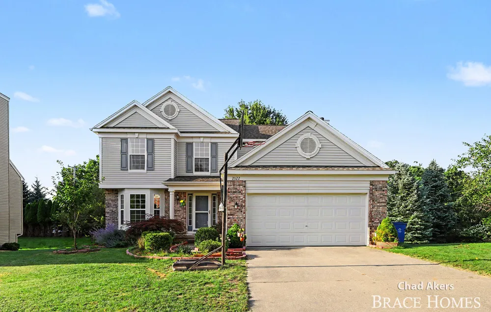 2022 Friesian Court NE Grand Rapids, MI 49505
