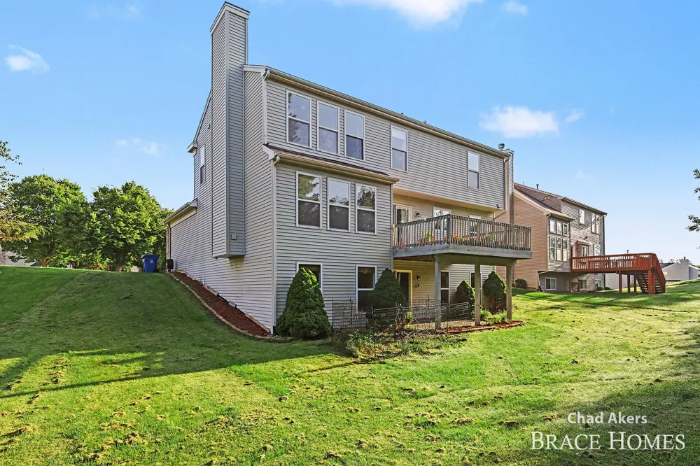 2022 Friesian Court NE Grand Rapids, MI 49505