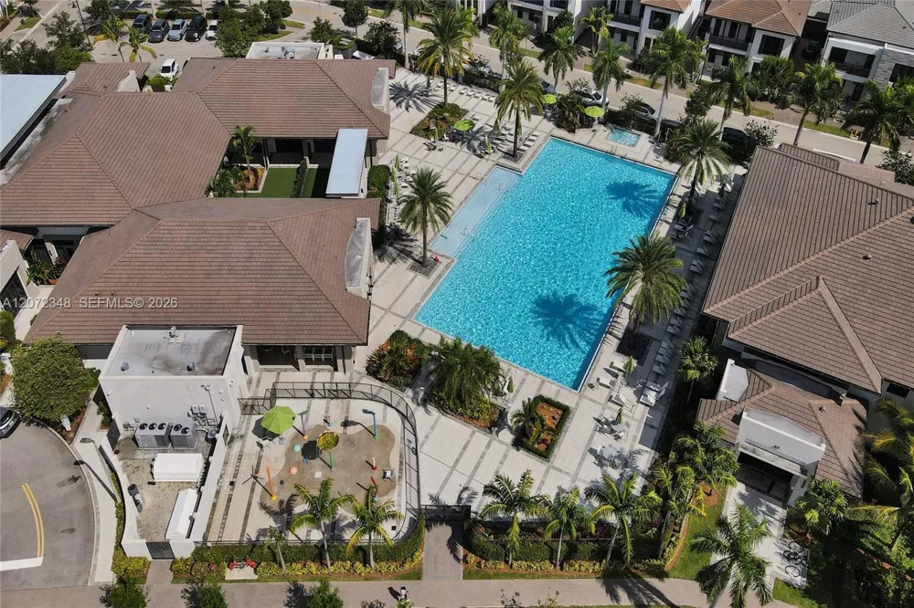 8166 NW 42nd St Doral, FL 33166