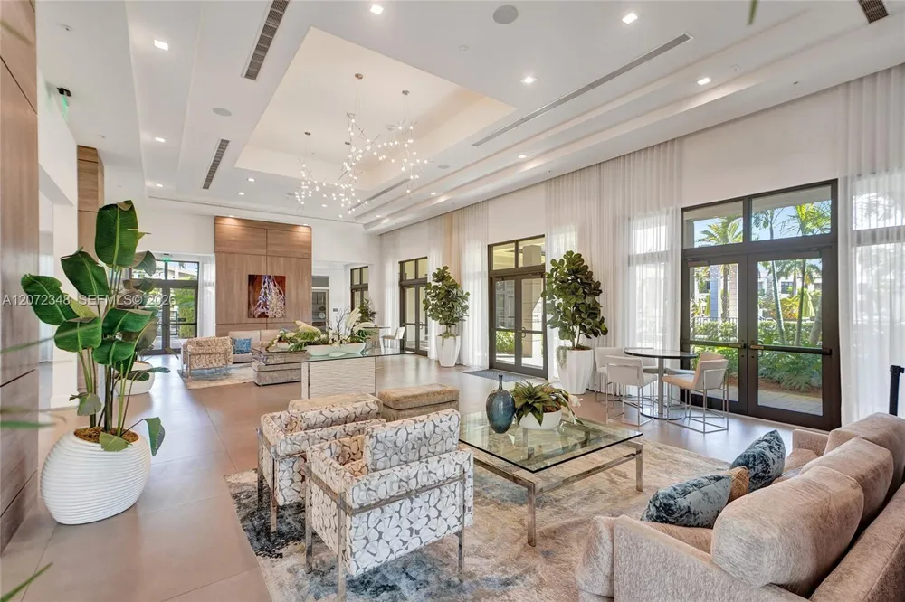 8166 NW 42nd St Doral, FL 33166