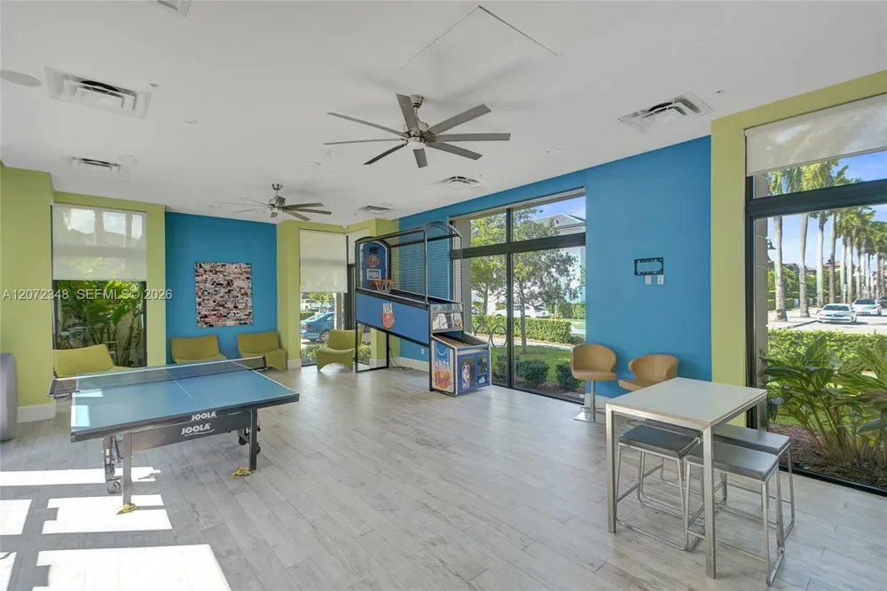 8166 NW 42nd St Doral, FL 33166