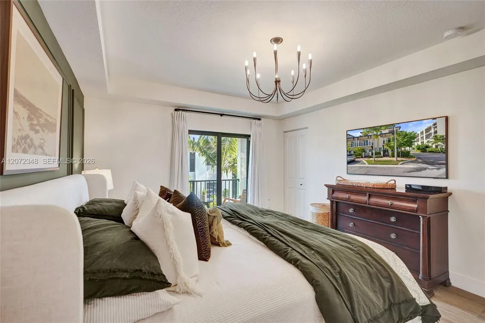 8166 NW 42nd St Doral, FL 33166