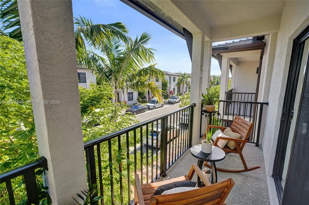 8166 NW 42nd St Doral, FL 33166