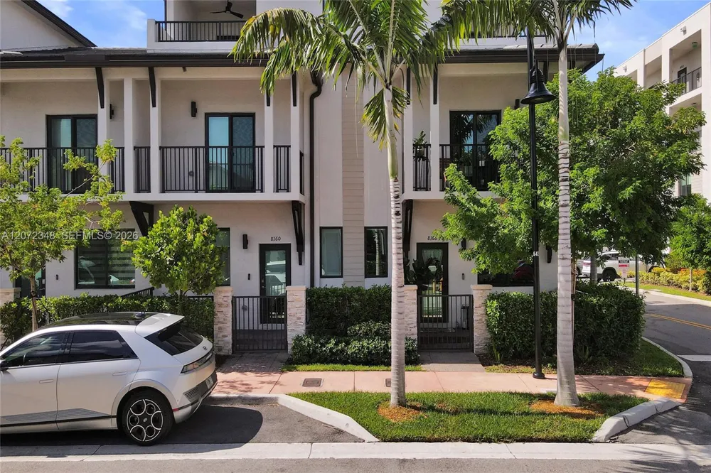 8166 NW 42nd St Doral, FL 33166