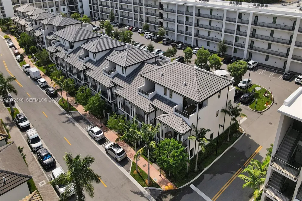 8166 NW 42nd St Doral, FL 33166