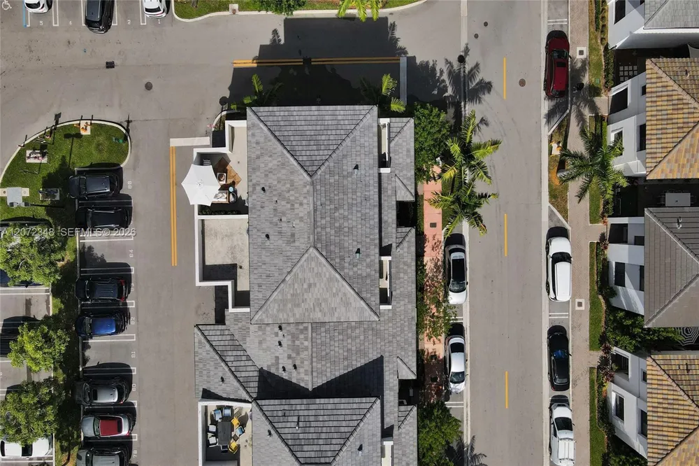 8166 NW 42nd St Doral, FL 33166