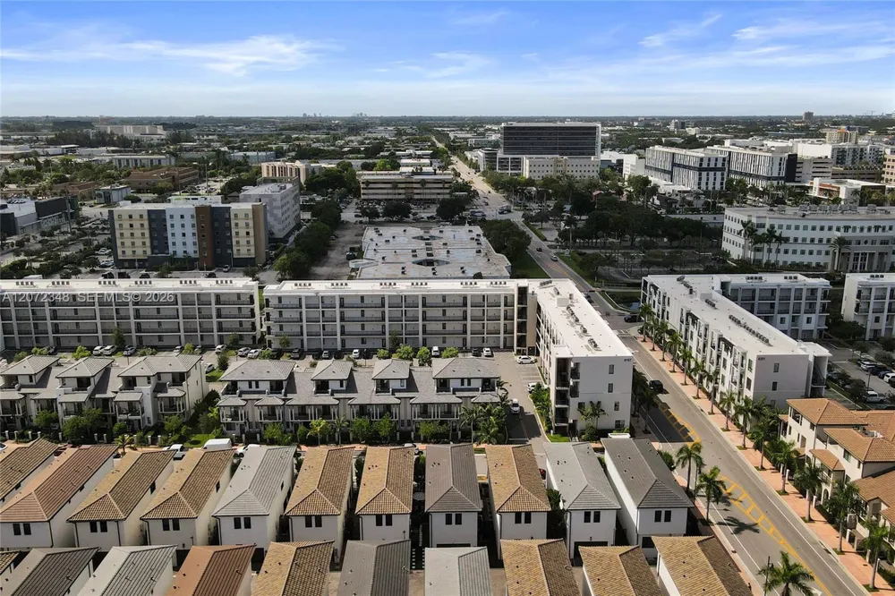 8166 NW 42nd St Doral, FL 33166
