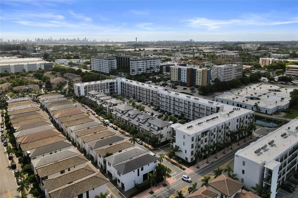 8166 NW 42nd St Doral, FL 33166