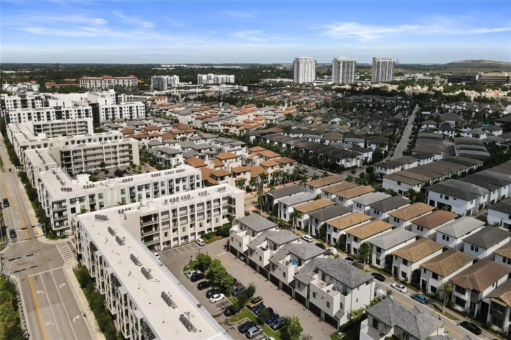 8166 NW 42nd St Doral, FL 33166