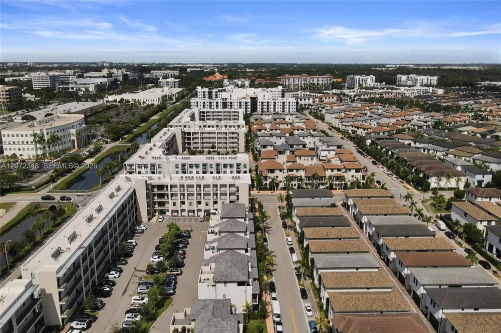 8166 NW 42nd St Doral, FL 33166