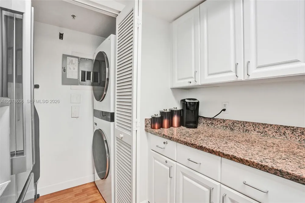 90 Alton Rd #807 Miami Beach, FL 33139