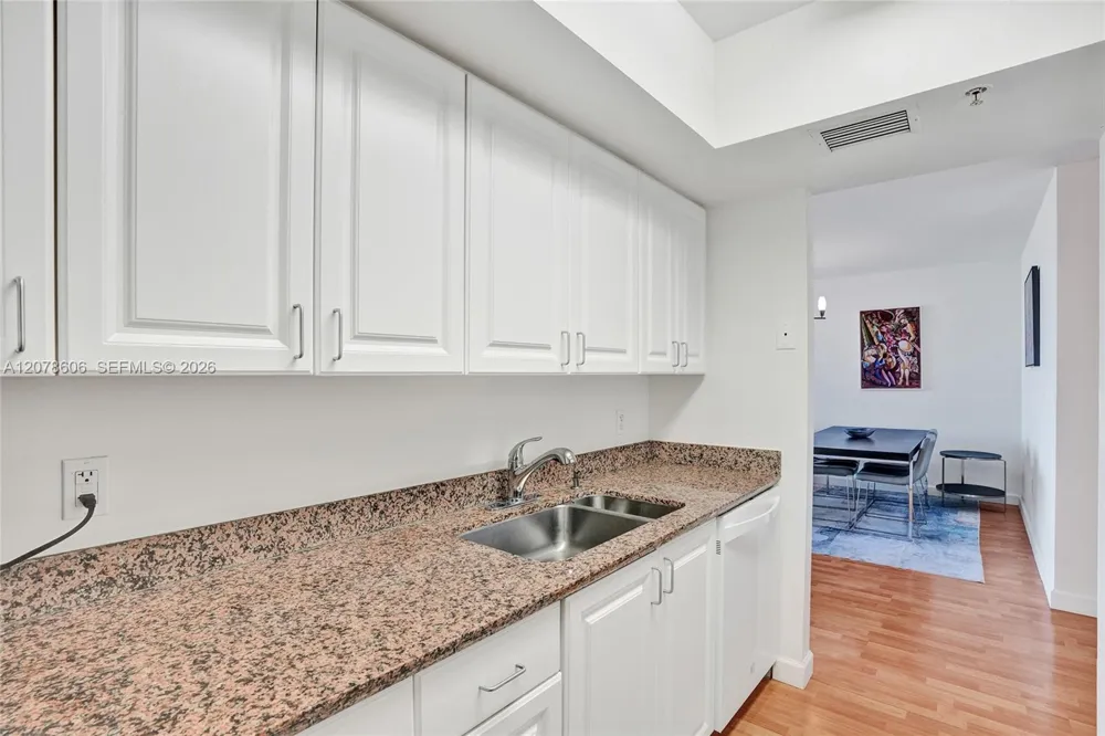 90 Alton Rd #807 Miami Beach, FL 33139