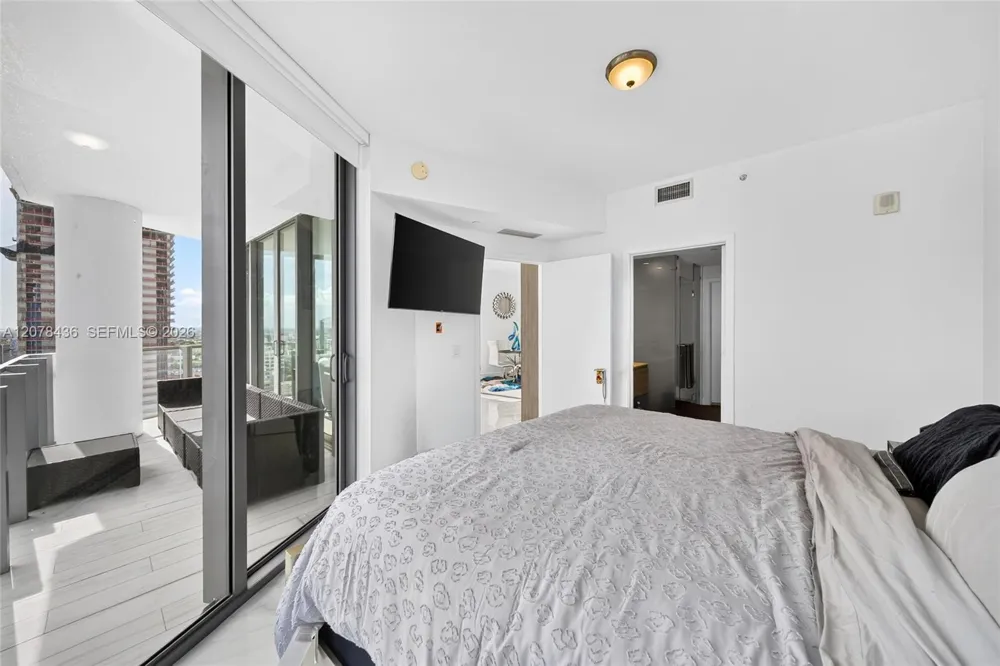 2900 NE 7th Ave #2209 Miami, FL 33137