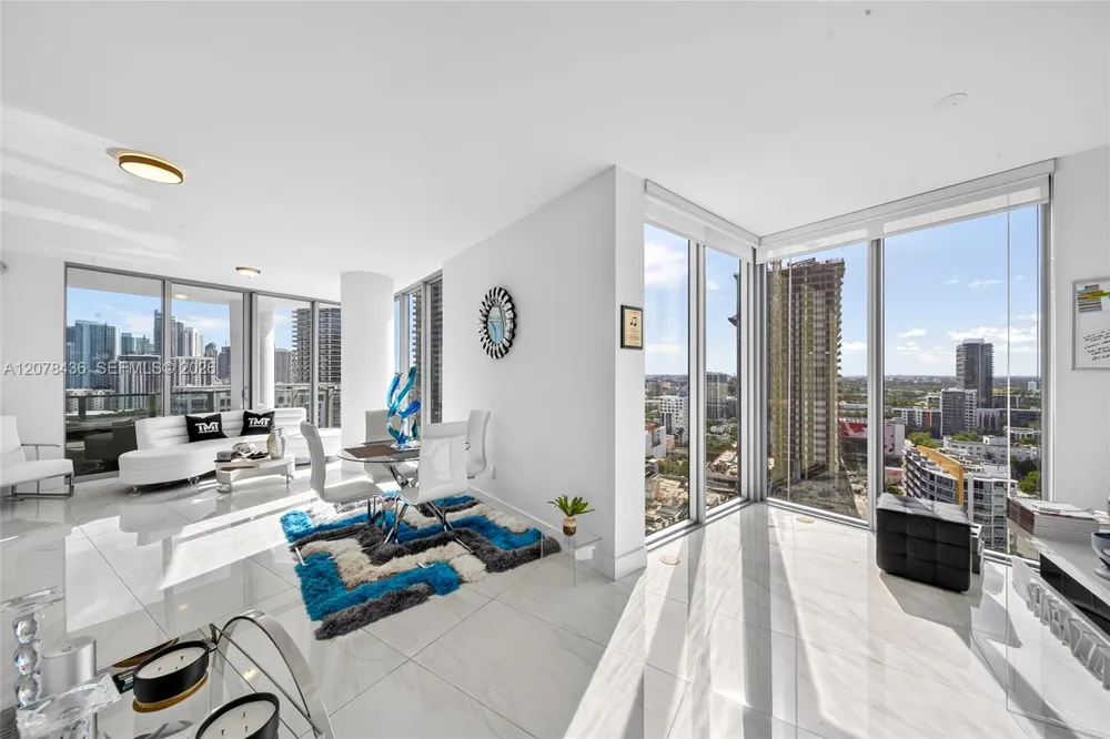 2900 NE 7th Ave #2209 Miami, FL 33137