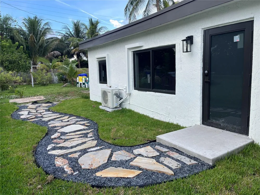2510 Scott St #2 Hollywood, FL 33020