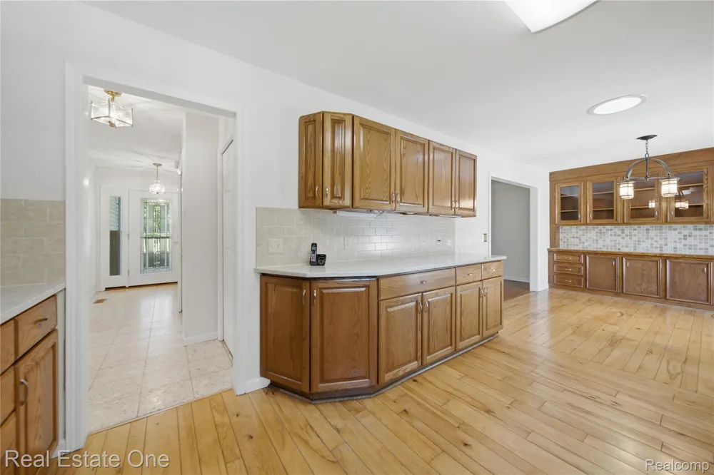 11075 Shadywood Drive Brighton Township, MI 48114