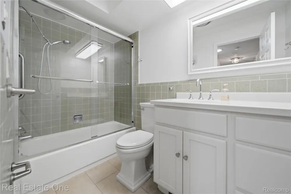 11075 Shadywood Drive Brighton Township, MI 48114