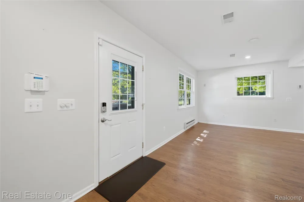 11075 Shadywood Drive Brighton Township, MI 48114