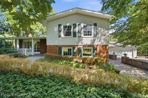 11075 Shadywood Drive