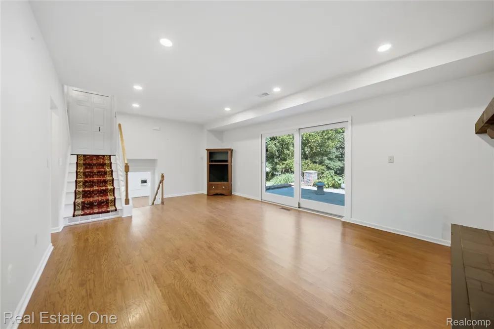 11075 Shadywood Drive Brighton Township, MI 48114