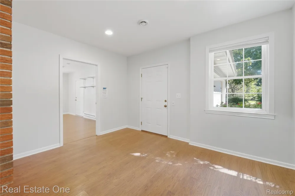 11075 Shadywood Drive Brighton Township, MI 48114