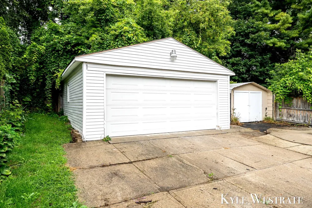 629 Harlan Avenue NE Grand Rapids City, MI 49503