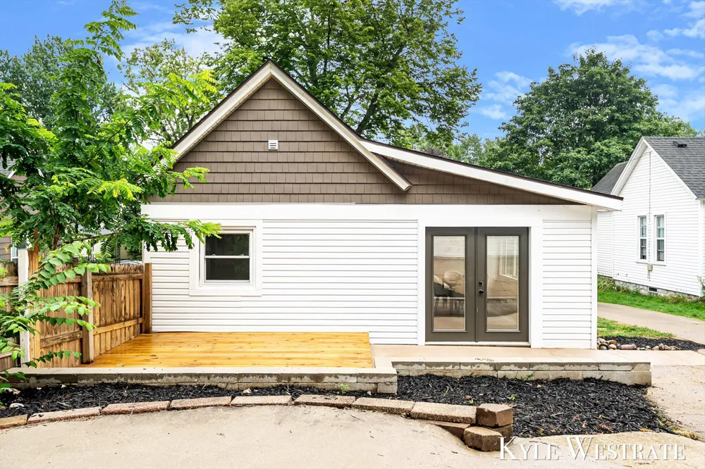 629 Harlan Avenue NE Grand Rapids City, MI 49503