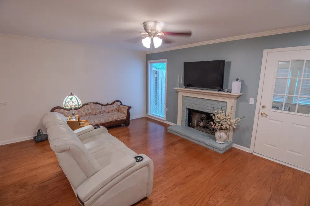 208 Myhr Grn Nashville, TN 37221