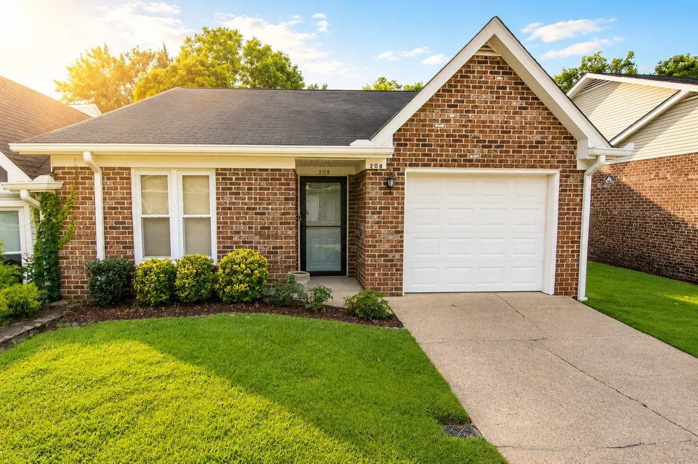 208 Myhr Grn Nashville, TN 37221