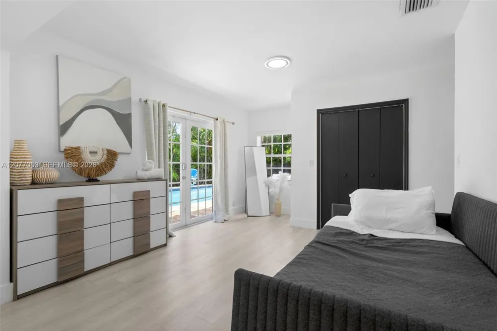1308 Seabreeze Blvd Fort Lauderdale, FL 33316