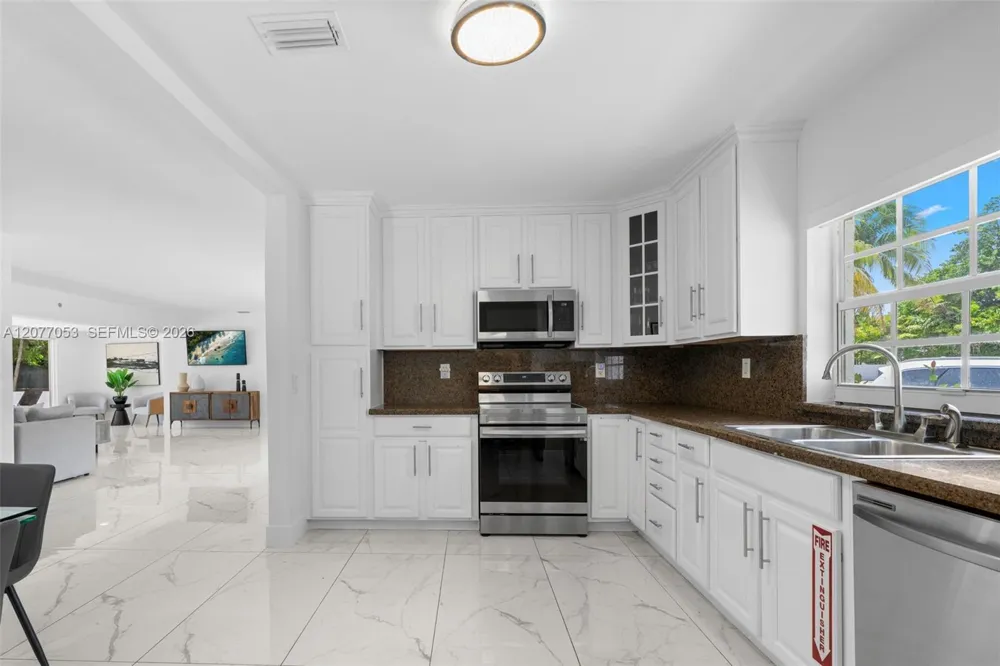 1308 Seabreeze Blvd Fort Lauderdale, FL 33316