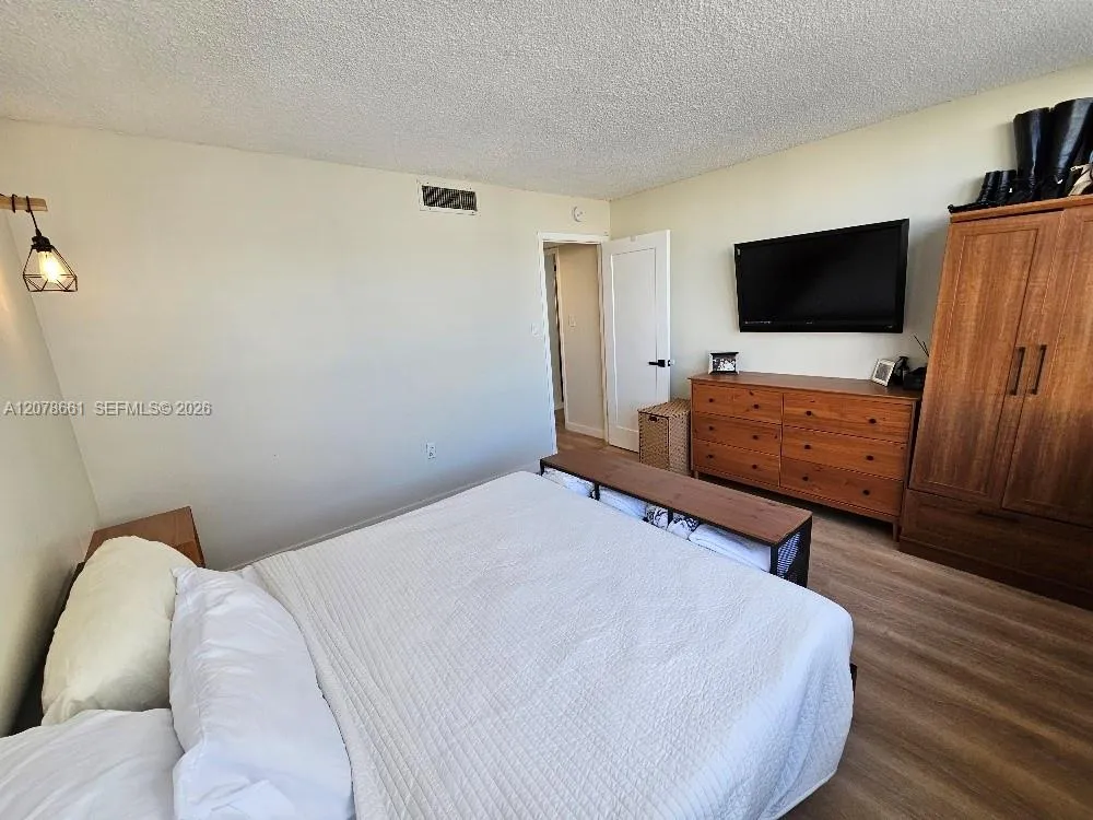 18061 Biscayne Blvd #1602 Aventura, FL 33160
