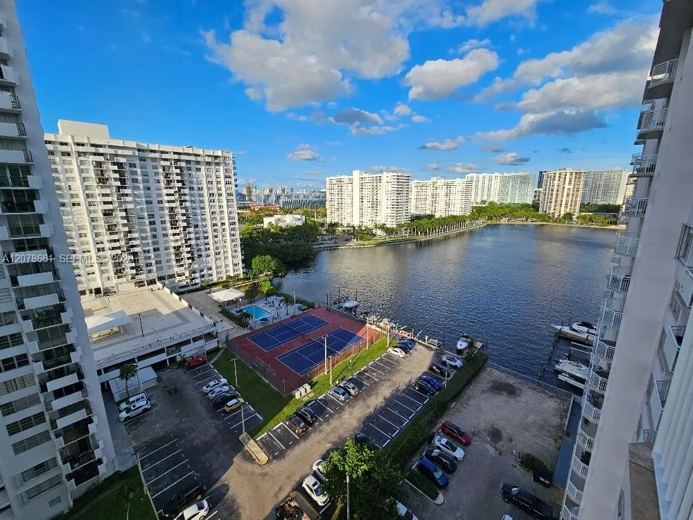 18061 Biscayne Blvd #1602 Aventura, FL 33160