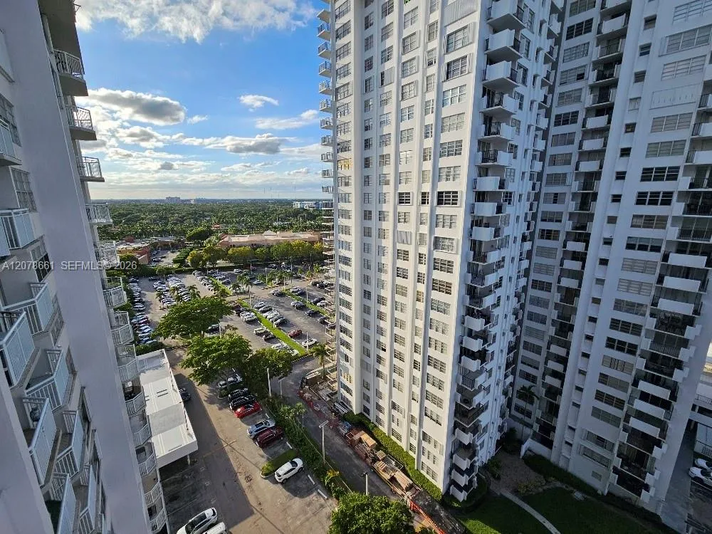 18061 Biscayne Blvd #1602 Aventura, FL 33160