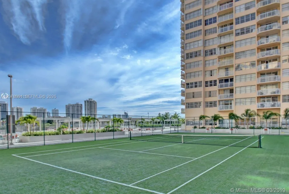 18061 Biscayne Blvd #1602 Aventura, FL 33160