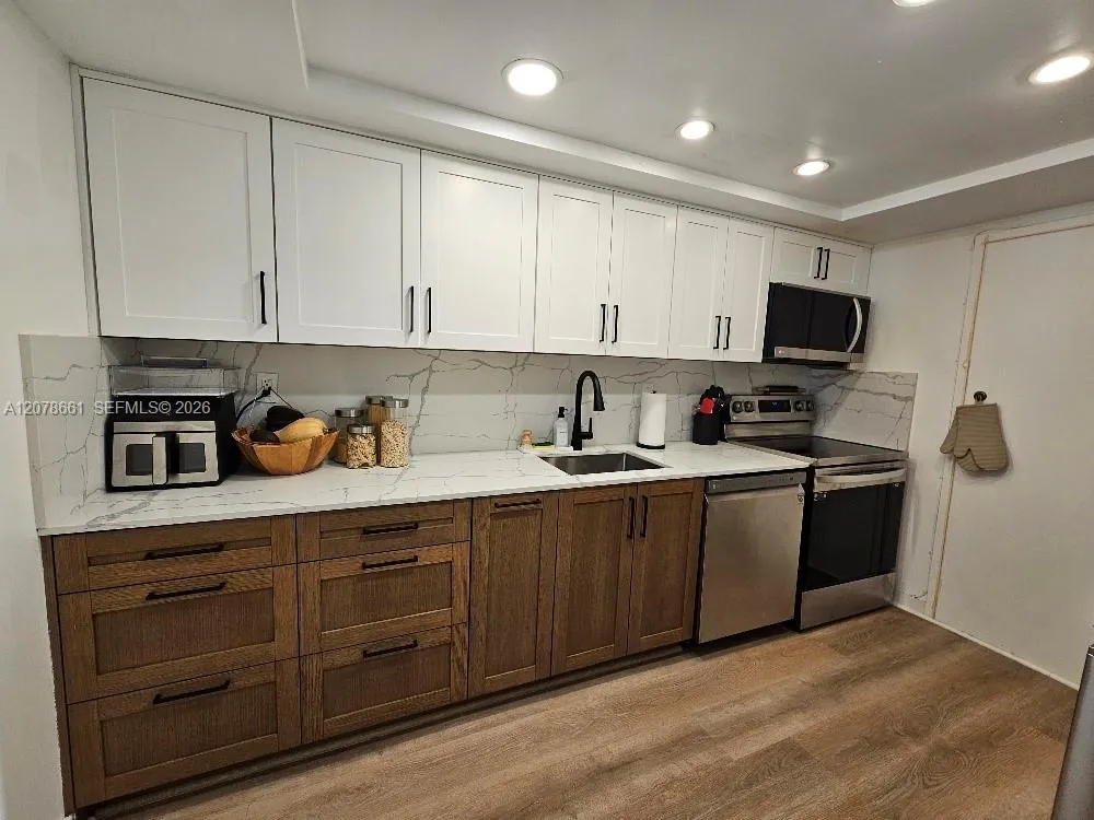 18061 Biscayne Blvd #1602 Aventura, FL 33160