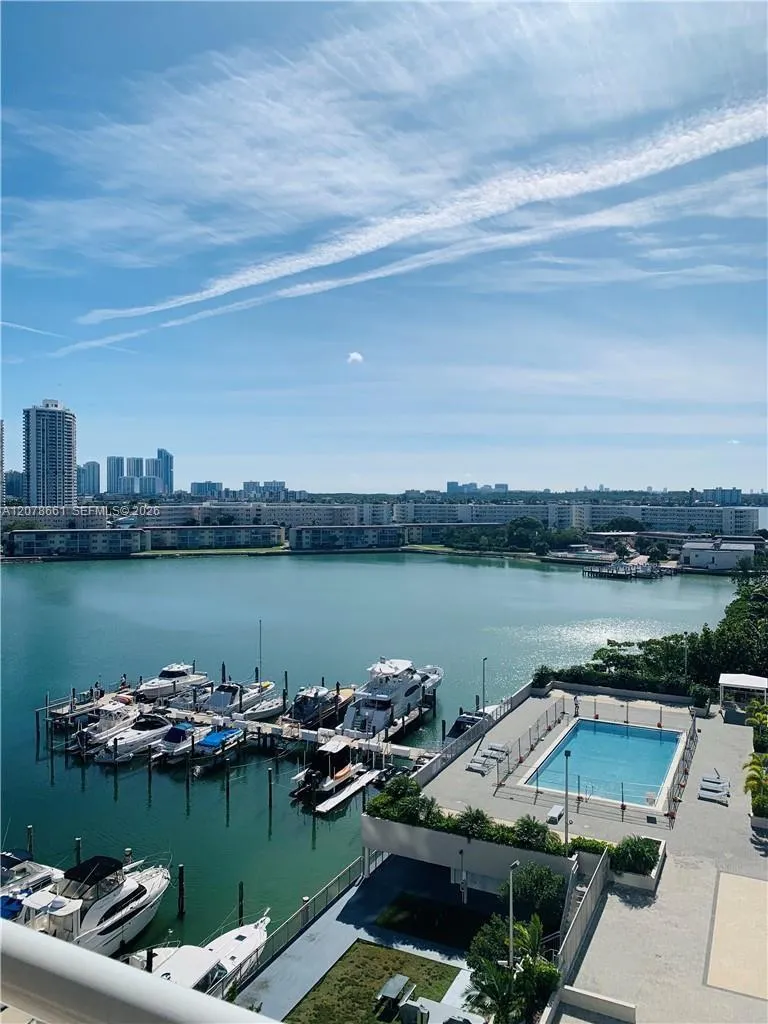 18061 Biscayne Blvd #1602 Aventura, FL 33160
