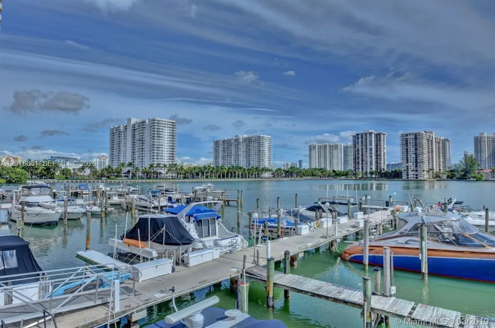 18061 Biscayne Blvd #1602 Aventura, FL 33160