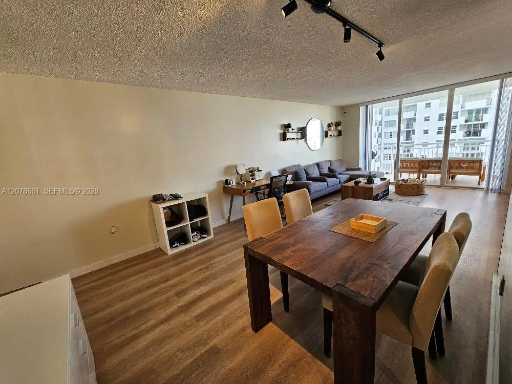 18061 Biscayne Blvd #1602 Aventura, FL 33160