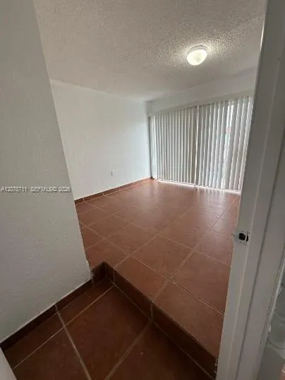 1305 W 46th St #221 Hialeah, FL 33012