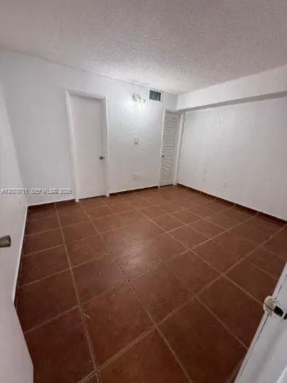 1305 W 46th St #221 Hialeah, FL 33012